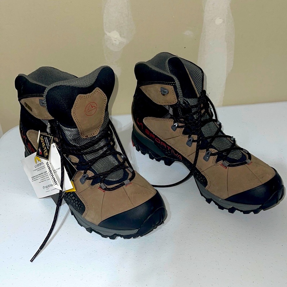 LA Sportiva Mens Nucleo High II GTX Hiking Boot - 10.5